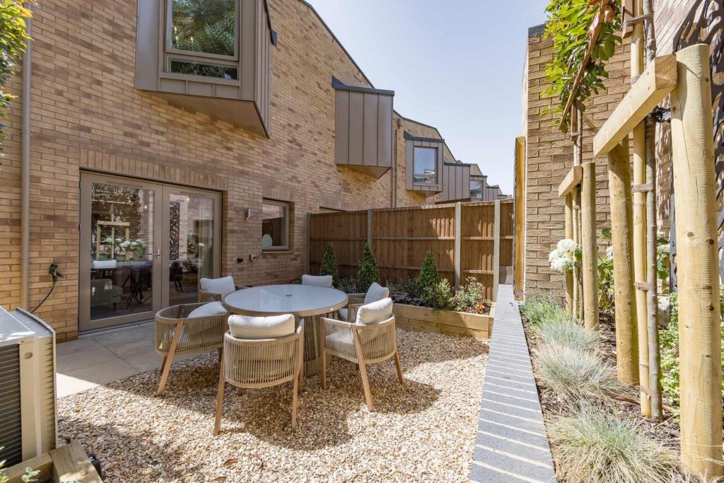 Courtyard 1a