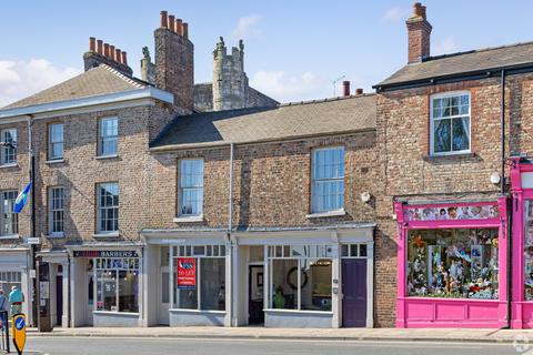 Retail property (high street) to rent, 5 Lord Mayors Walk York YO31 7HB