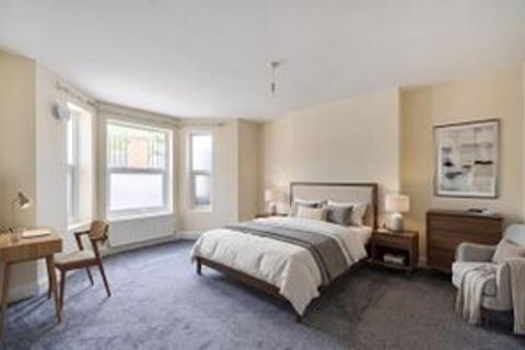 2 bedroom flat for sale, Clifford Road, London SE25