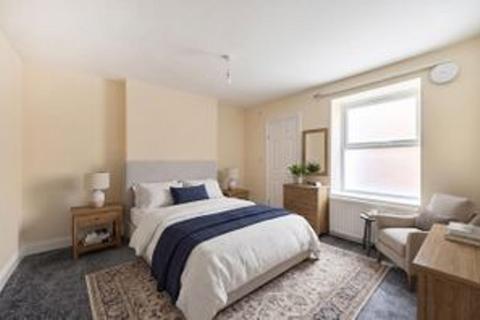 2 bedroom flat for sale, Clifford Road, London SE25