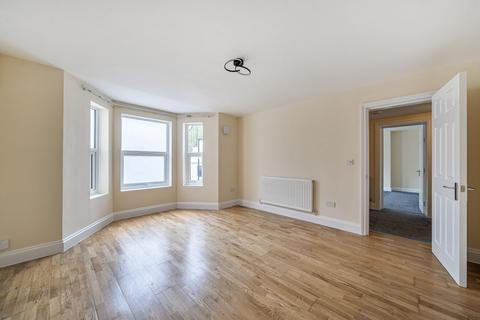 2 bedroom flat for sale, Clifford Road, London SE25
