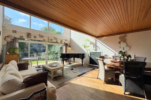 Arkwright Road, London, NW3