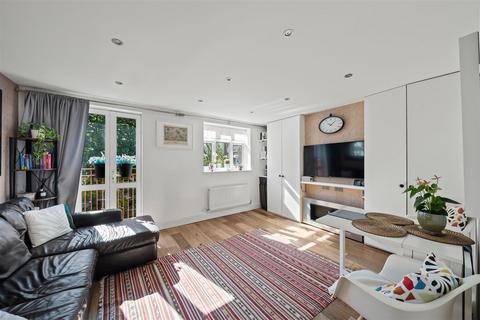 undefined, London Road, Mitcham