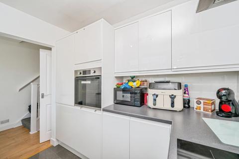 3 bedroom flat for sale, Browns Lane, Dordon, Tamworth, Warwickshire, B78