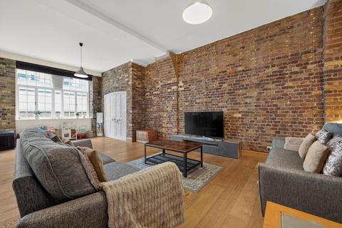 2 bedroom flat for sale, Telfords Yard, London E1W