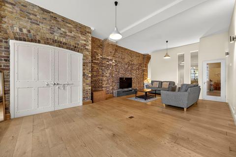 2 bedroom flat for sale, Telfords Yard, London E1W