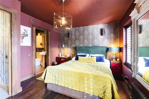 4 bedroom terraced house for sale, Battersea High Street, London, SW11