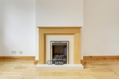 3 bedroom semi-detached house to rent, Nottingham NG5