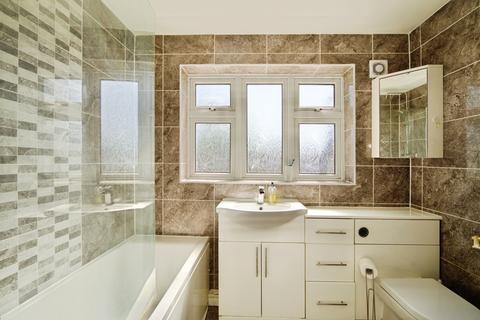 2 bedroom maisonette for sale, Eastern Avenue West, ROMFORD, Essex, RM6