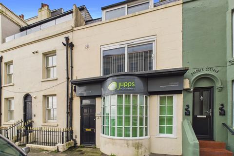 3 bedroom flat for sale, West Buildings, Worthing, BN11 3BS