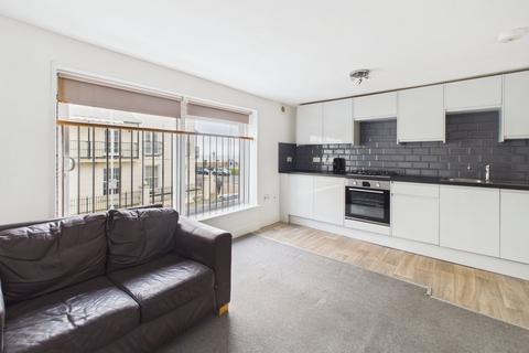 3 bedroom flat for sale, West Buildings, Worthing, BN11 3BS