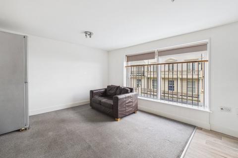 3 bedroom flat for sale, West Buildings, Worthing, BN11 3BS