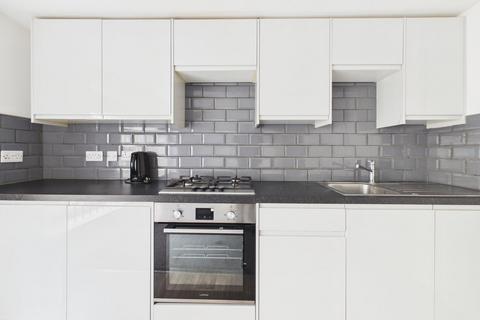 3 bedroom flat for sale, West Buildings, Worthing, BN11 3BS