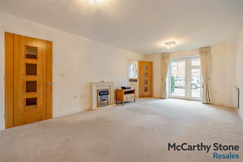 2 bedroom apartment for sale, Mountbatten House, Hempstead Road, Hemel Hemp, HP3 0HE