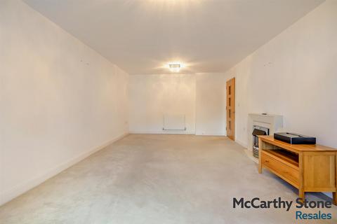 2 bedroom apartment for sale, Mountbatten House, Hempstead Road, Hemel Hemp, HP3 0HE