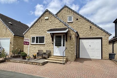 3 bedroom detached house for sale, Dunbottle Way, Mirfield