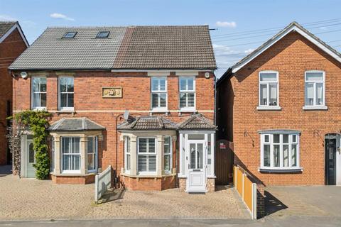 3 bedroom semi-detached house for sale, Blackamoor Lane, Maidenhead