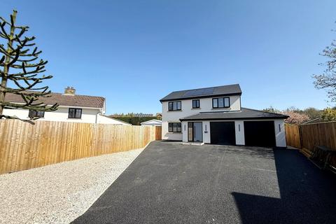 5 bed detached house for rent in Eatock Way, Westhoughton, BL5