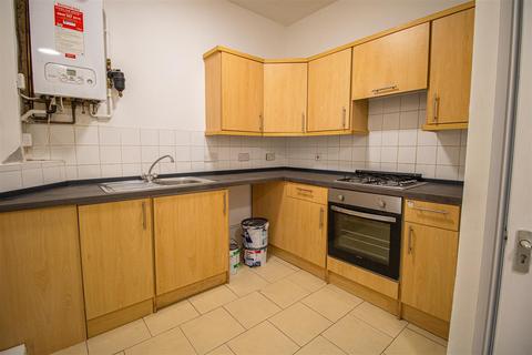3 bedroom terraced house to rent, 3-Bed Terraced House to Let on Wildman Street, Preston