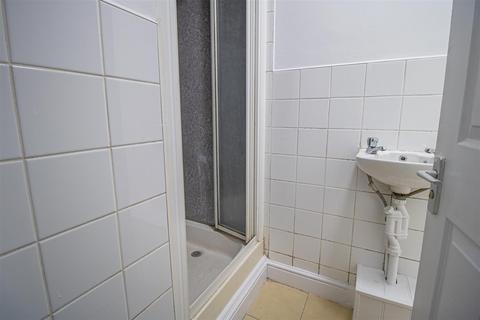 3 bedroom terraced house to rent, 3-Bed Terraced House to Let on Wildman Street, Preston