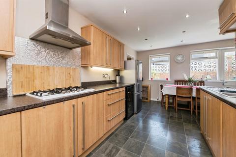 4 bedroom semi-detached house for sale, Whitchurch Avenue, Exeter