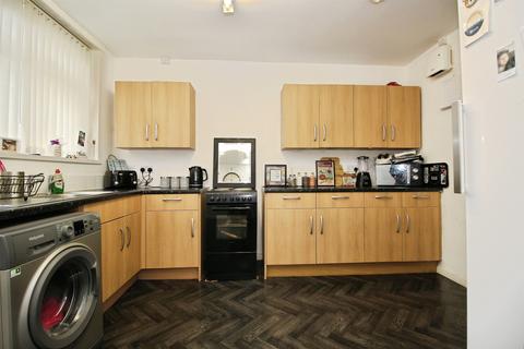 3 bedroom terraced house for sale, Poplar Way, LEEDS