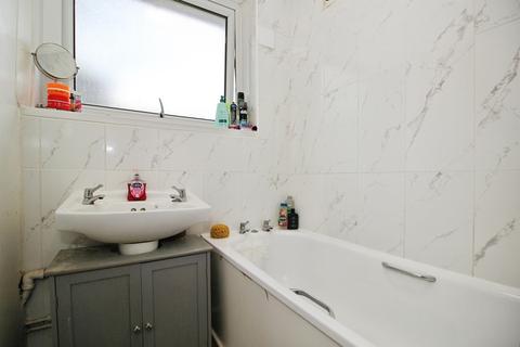 3 bedroom terraced house for sale, Poplar Way, LEEDS