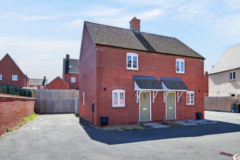 2 bedroom semi-detached house for sale, Hexham Street, Towcester, NN12