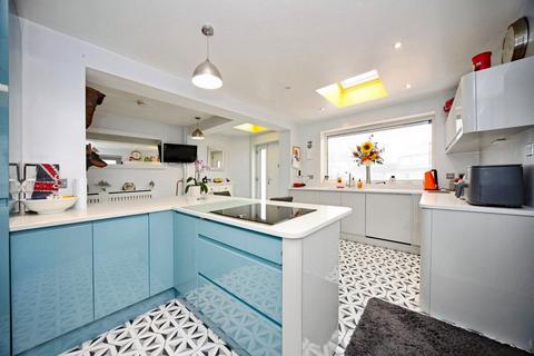 4 bedroom semi-detached house for sale, Swifts Green Road, Luton LU2