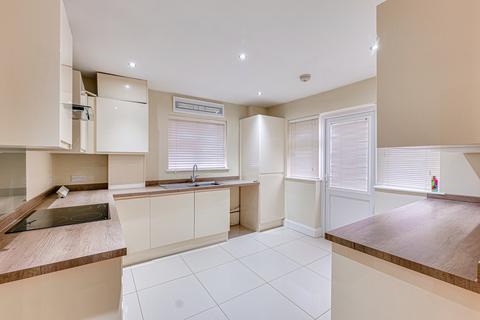 3 bedroom detached bungalow for sale, Clifton Avenue, Benfleet SS7