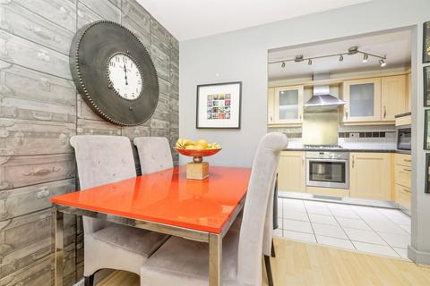 2 bedroom apartment for sale, Observer Drive, Watford