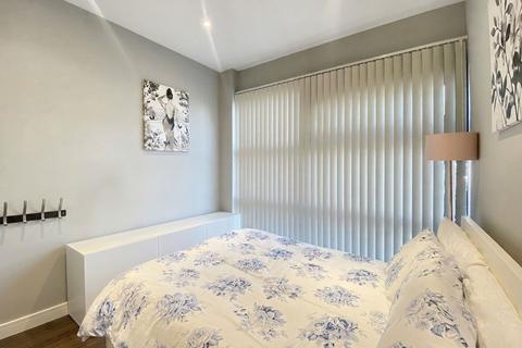 1 bedroom apartment to rent, Bath Road, Harlington, UB3