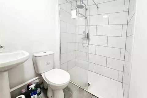 1 bedroom in a house share to rent – pohled 2