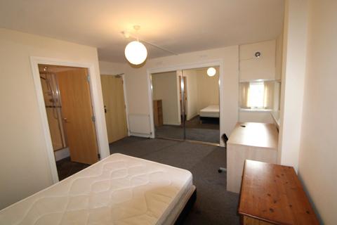 3 bedroom apartment to rent, Victoria Road, Dundee, DD1