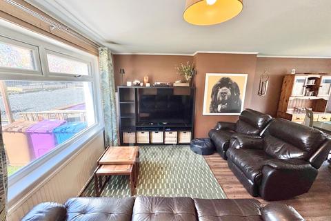 4 bedroom semi-detached house for sale, Mossend Avenue, Kilbirnie