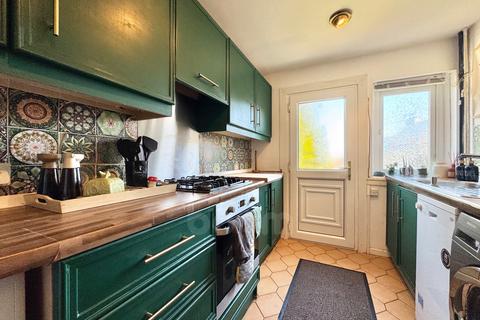 4 bedroom semi-detached house for sale, Mossend Avenue, Kilbirnie