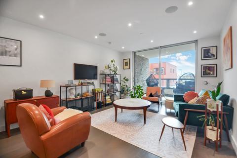 at 36 Crimscott Street, Grange, London SE1