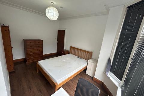 4 bedroom terraced house to rent, Monica Grove, Manchester, Greater Manchester, M19