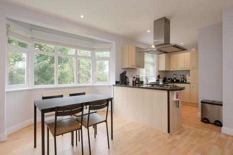 2 bedroom maisonette for sale, Hollyhedge Road, Cobham, KT11