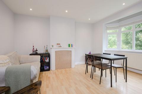 2 bedroom maisonette for sale, Hollyhedge Road, Cobham, KT11