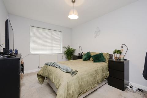 2 bedroom maisonette for sale, Hollyhedge Road, Cobham, KT11