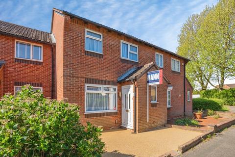 Terraced house - Ecton Lane, Portsmouth, Hampshire, PO3
