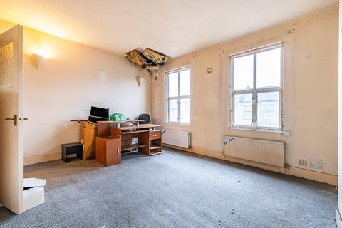 1 bedroom flat for sale, Letchford Gardens, London, NW10