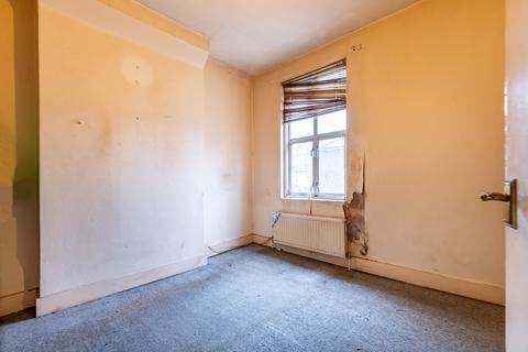 1 bedroom flat for sale, Letchford Gardens, London, NW10