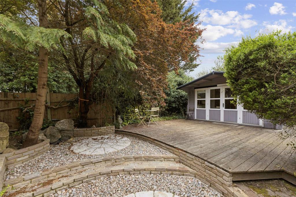 Garden & Lodge