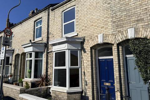 2 bed terraced house for rent in Scott Street, South Bank