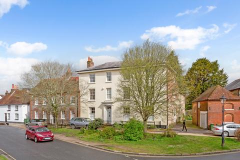 2 bedroom flat for sale, The Spain, Petersfield, Hampshire