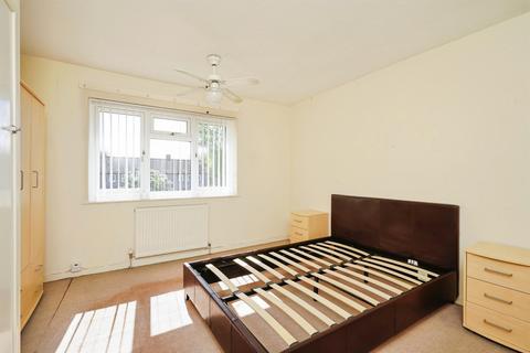 3 bedroom terraced house for sale, Peregrine Road, Oxford
