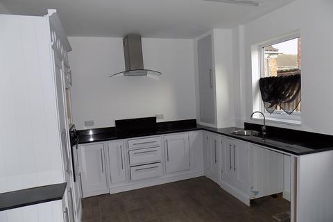 3 bedroom terraced house to rent, Spring Bank, Grimsby DN34