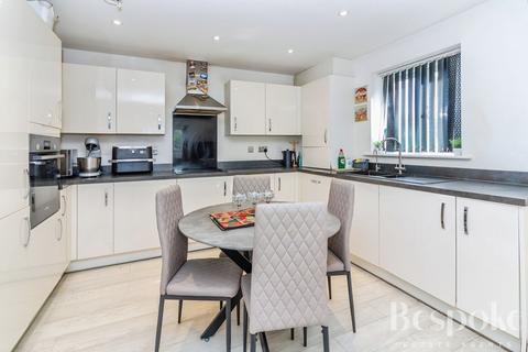 2 bedroom flat for sale, Beke Avenue, Reading RG2